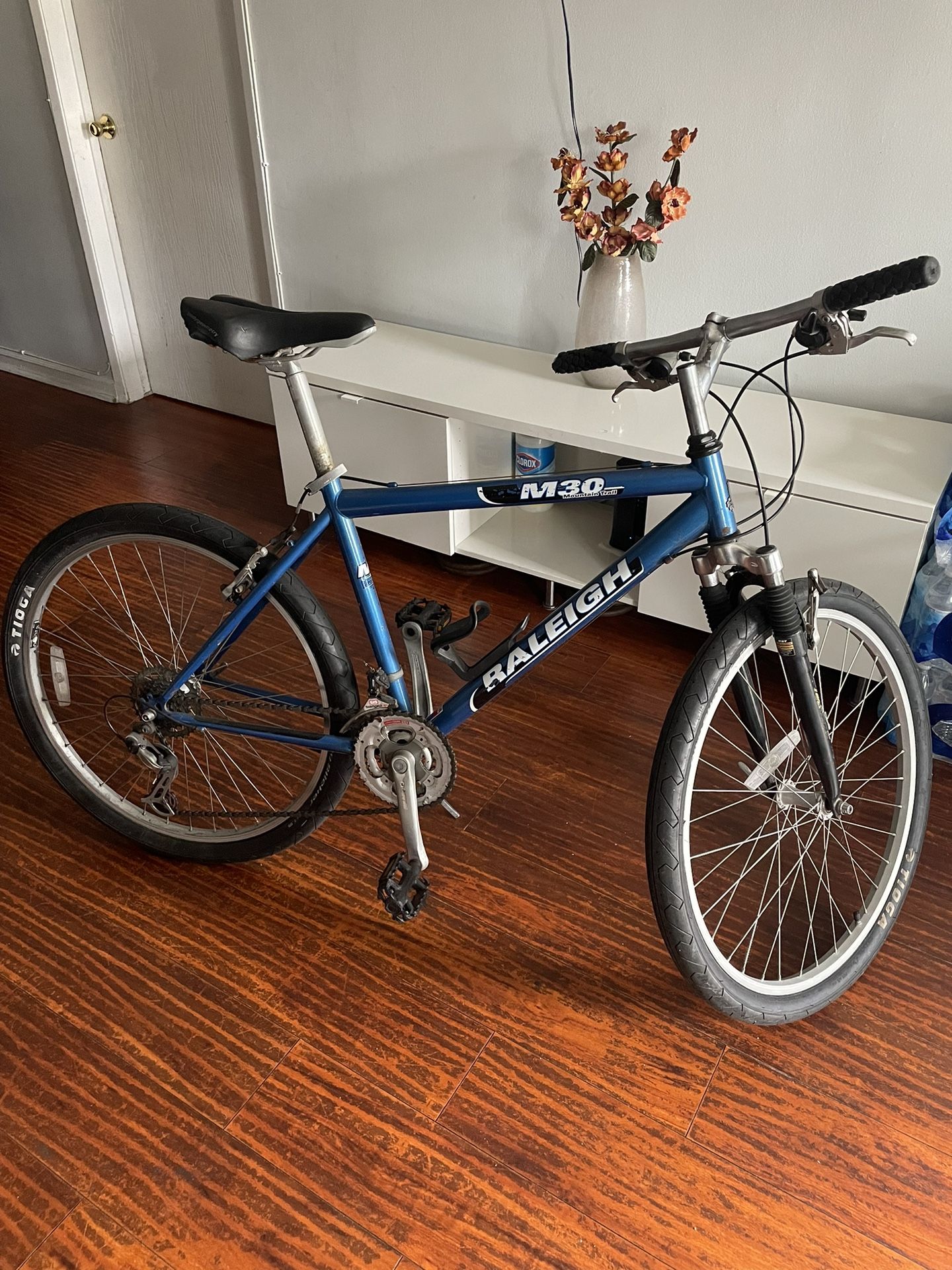 Raleigh M30 18in Frame 26in Wheel Blue for Sale in Los Angeles CA OfferUp