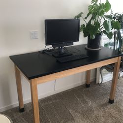 Workbench/standing desk