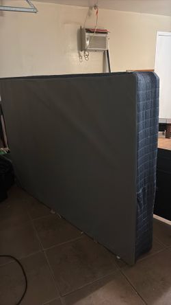 Free full sized boxspring mattress