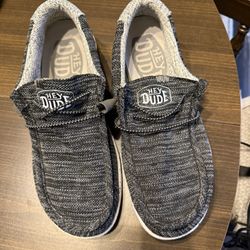 Unisex Hey Dudes Size 8 New Cond 