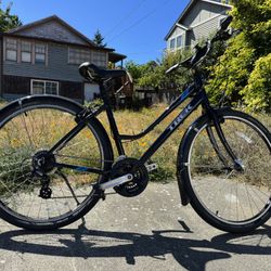 Trek Verve 2 – 19” (Large) Hybrid Bike – Hardly Used!