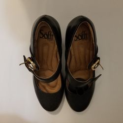 Womens Shoes Size 5-1/2 High Heels