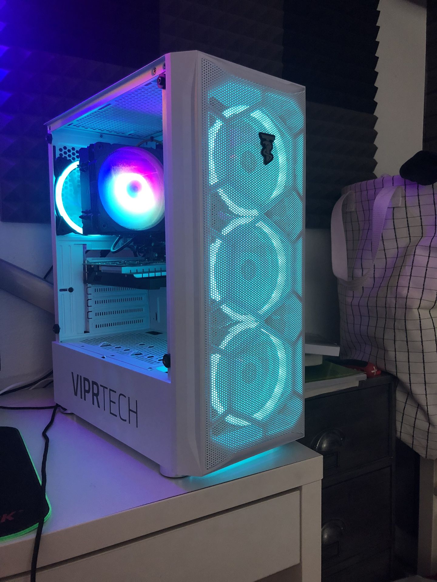 ViprTech Entry Level Gaming Computer (White)