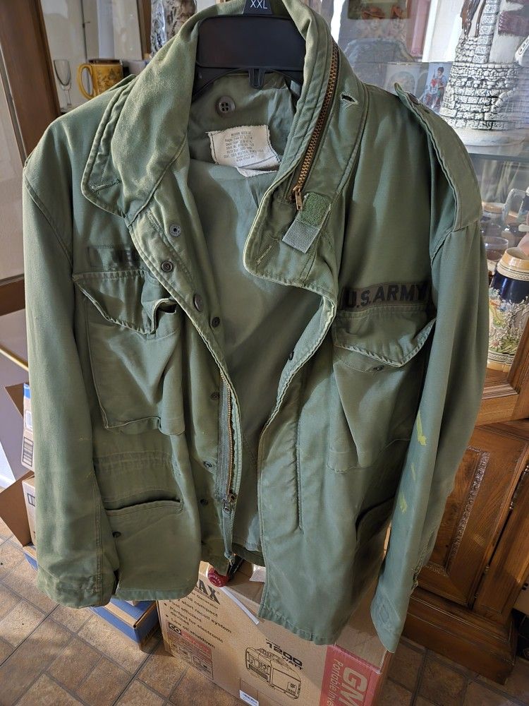 Authentic US Military Vietnam Era Men's Hooded Field Jacket Size Med