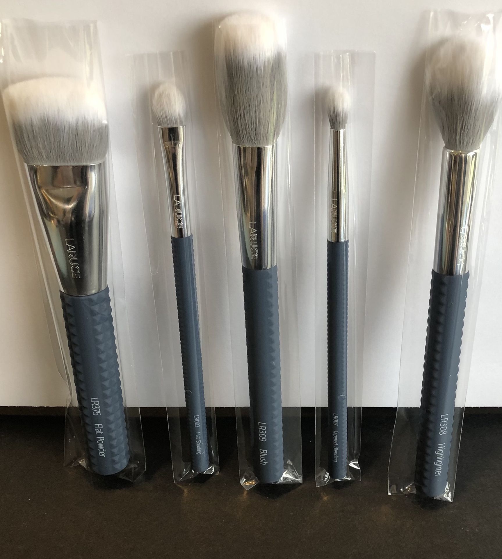 5 Piece Makeup Brush Set In Blue By Laruce