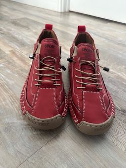 Leather red Sneakers. Size 7