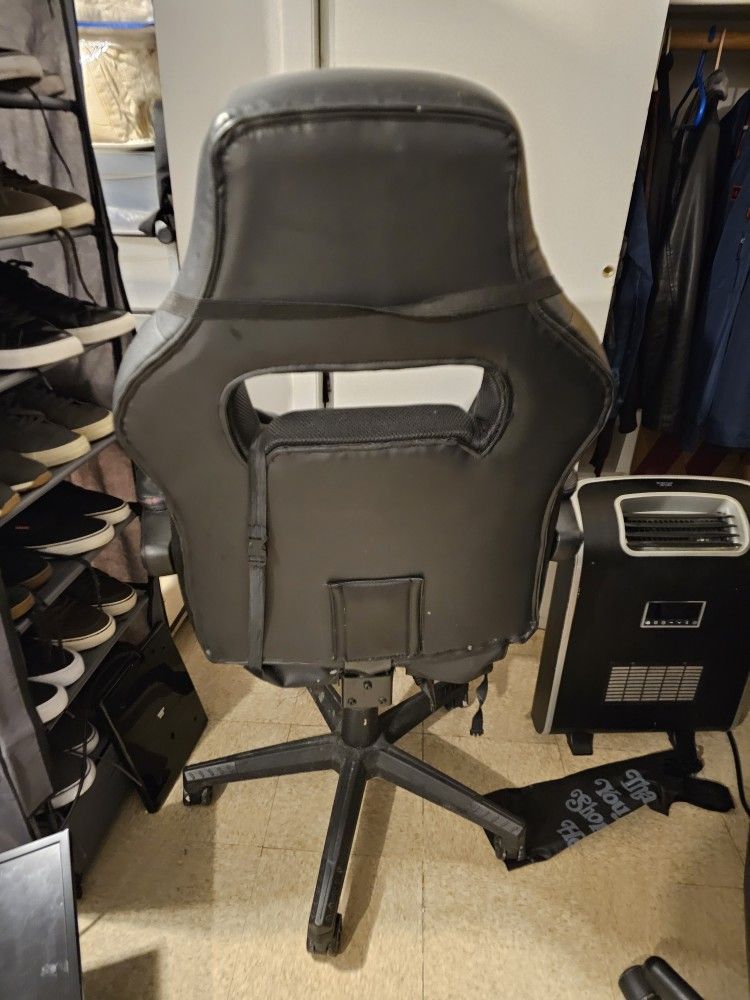 Gaming Chair W Accessories $1200 for Sale in Yonkers, NY - OfferUp