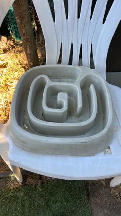 Dog Bowl Feeder