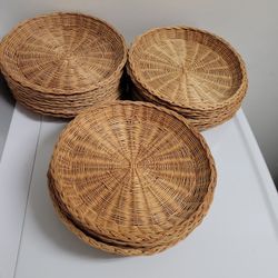 Wicker Plate Holders