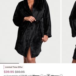 VICTORIA'S SECRET Cozy Plush Robe