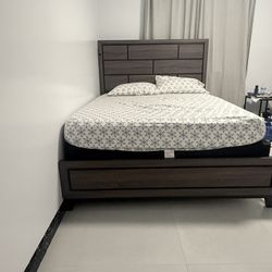 Queen size bed frame and mattress 