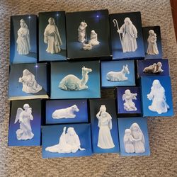 Avon Porcelain Bisque Nativity 1(contact info removed)