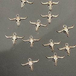 12pcs Alloy Bull Head Ornaments Tibetan Alloy Bull Head Pendant Antique Silver Western Bull Skull Or