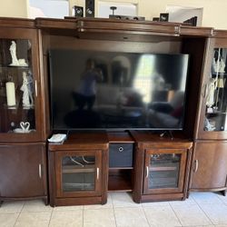 Wall Unit 