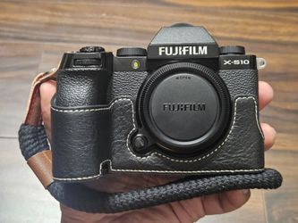 Fujifilm X-S10 Mirrorless Camera Body in Like New Condition