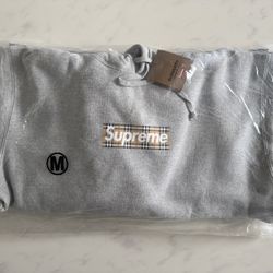Supreme x Burberry Box Logo Hoodie Sweatshirt Medium Men Heather Grey Gray Clothes Hype Streetwear Sweater Crewneck Crew Luxury Gift LV Chanel Gucci