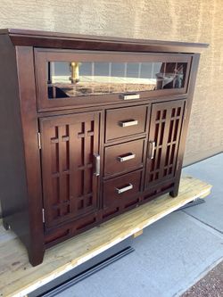 Wine cabinet