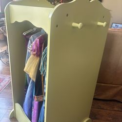 Play Dress-up Wardrobe 