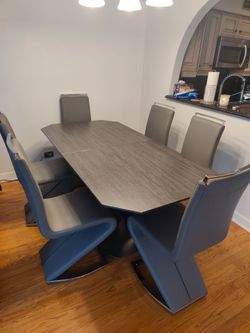 Ceramic table with set of 6 chairs