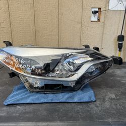 2014 2015 2016 TOYOTA COROLLA RIGHT SIDE HEADLIGHT OEM USED 