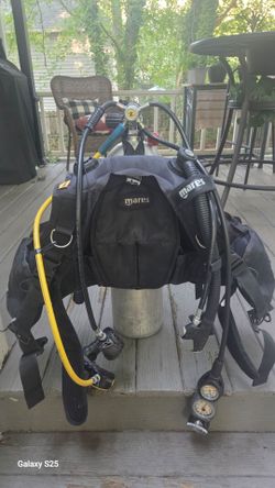 Scuba tank, mask, regulators, and BCD