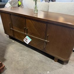 Brand-new Foremost Home accent console 🤎 Beautiful walnut finish with 4 soft-close doors and adjustable interior shelves. Perfect as a TV stand, entr