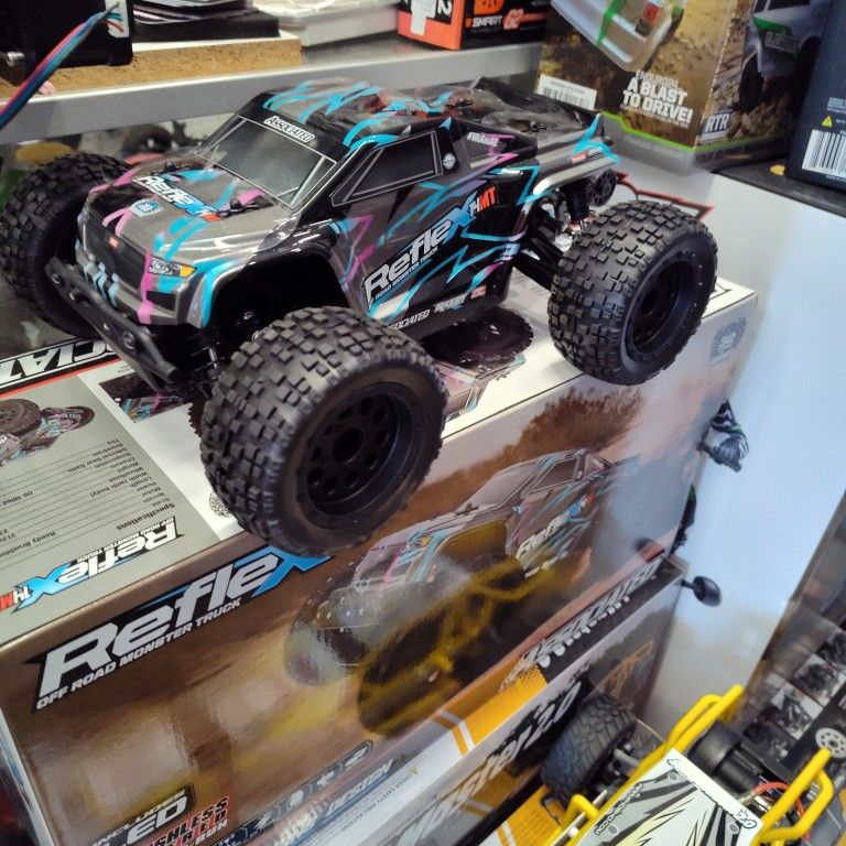 Team Associated Reflex 14 Brushless Electric 2s RC Mini Truck