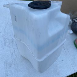 Washer Reservoir For 2016/2022 Toyota Tacoma 