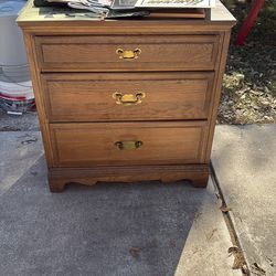 3 drawer nightstand