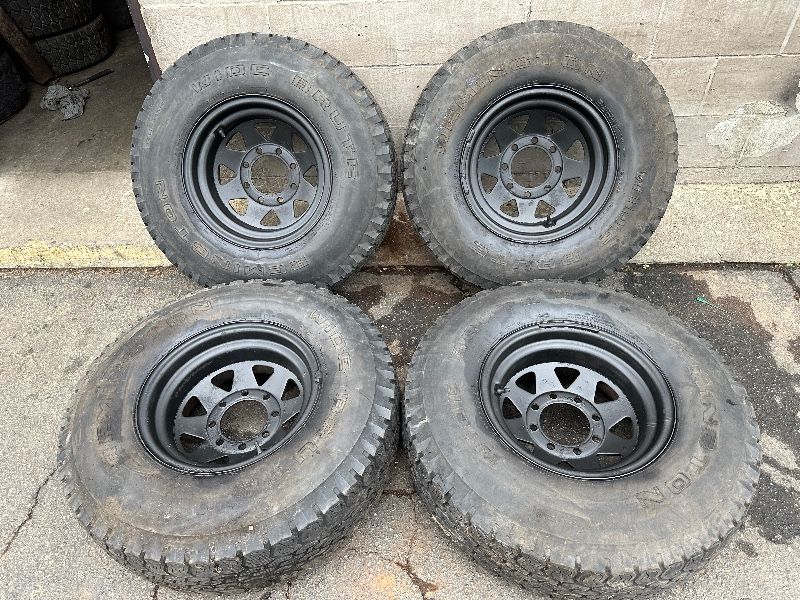 Wagon wheel style 16 inch truck rims. 8 lugs, ford, dodge, chevy -T05912