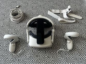 Quest 2 VR Headset 128 GB with Comfort Strap