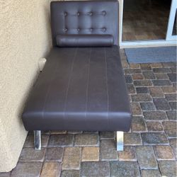 Chaise Lounge