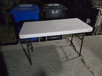 Small Table 4 ft x 2 ft