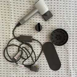 Dyson Supersonic hair dryer White/Silver for Sale San Francisco, CA OfferUp