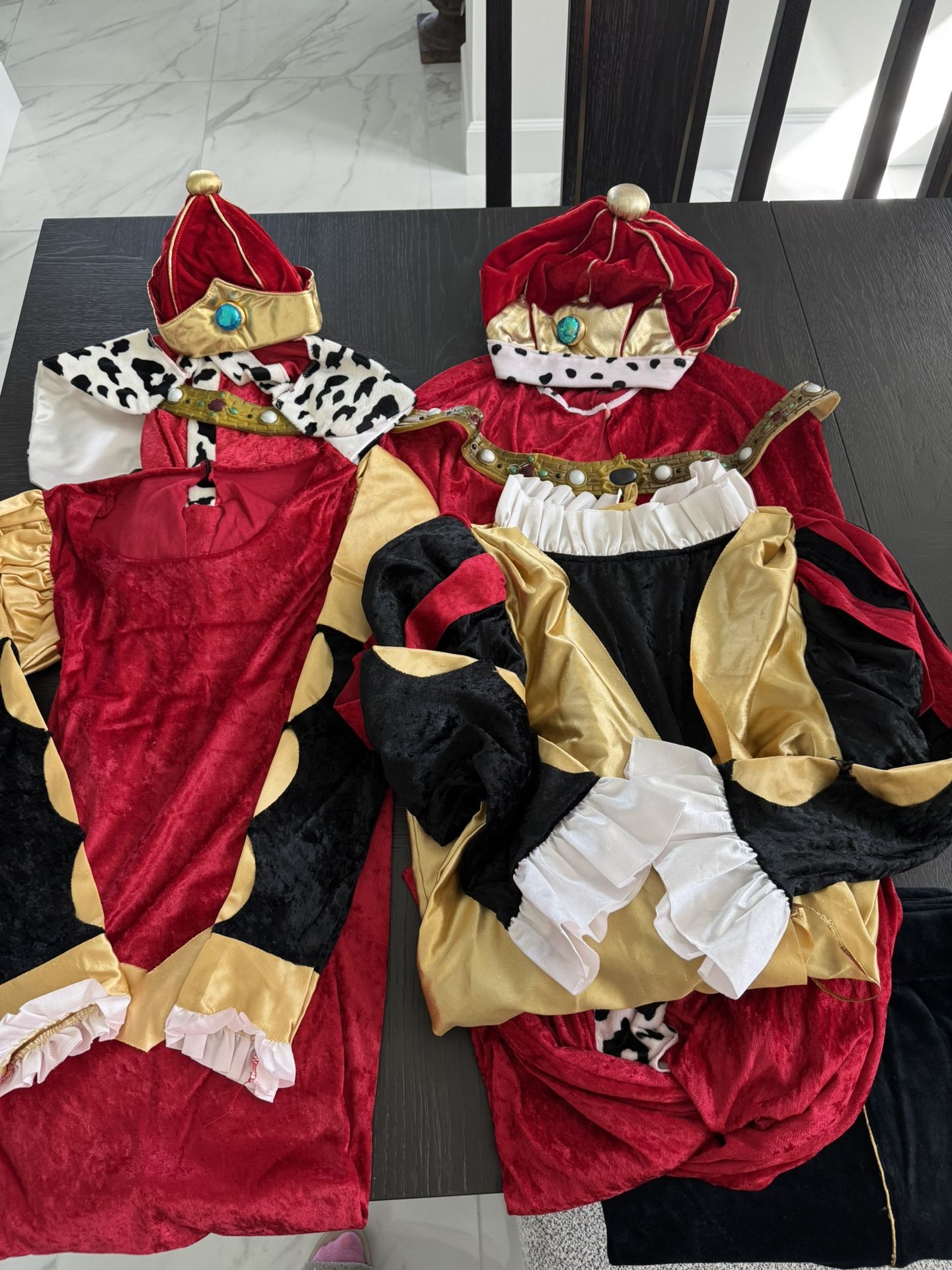 2 Costume King And Queen Halloween Costume $30