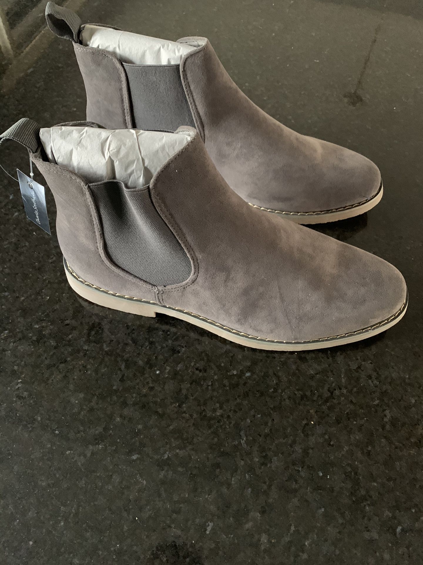 Beautiful Gray suede men bootie size 9, new in the box