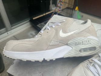 Nike Air Max Excee size 9