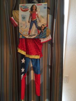 Wonder Woman costume large 12-14(8-10) years