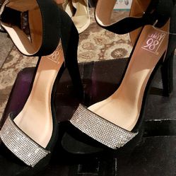 Very Nice Pair Ladies Black Velvet With Silver Bling High Spiked Heel dress Shoe 