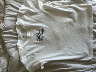 hollister M kitty shirt