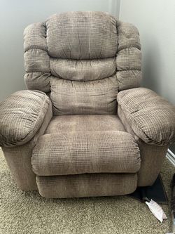 Set Of 2 Lazy Boy Recliners 