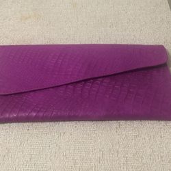 Hand Held 100 % Artesan Leather Purse (new)