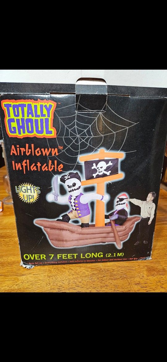 HALLOWEEN, Gemmy, Totally Ghoul Airblown Inflatable Lights Up 7 Ft Pirates Ship w/2 Skeleton Pirates, firm.