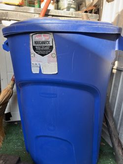 Trash bin trash can 