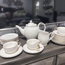 BTaT White Tea Cups And Saucers Set 16 Pieces 