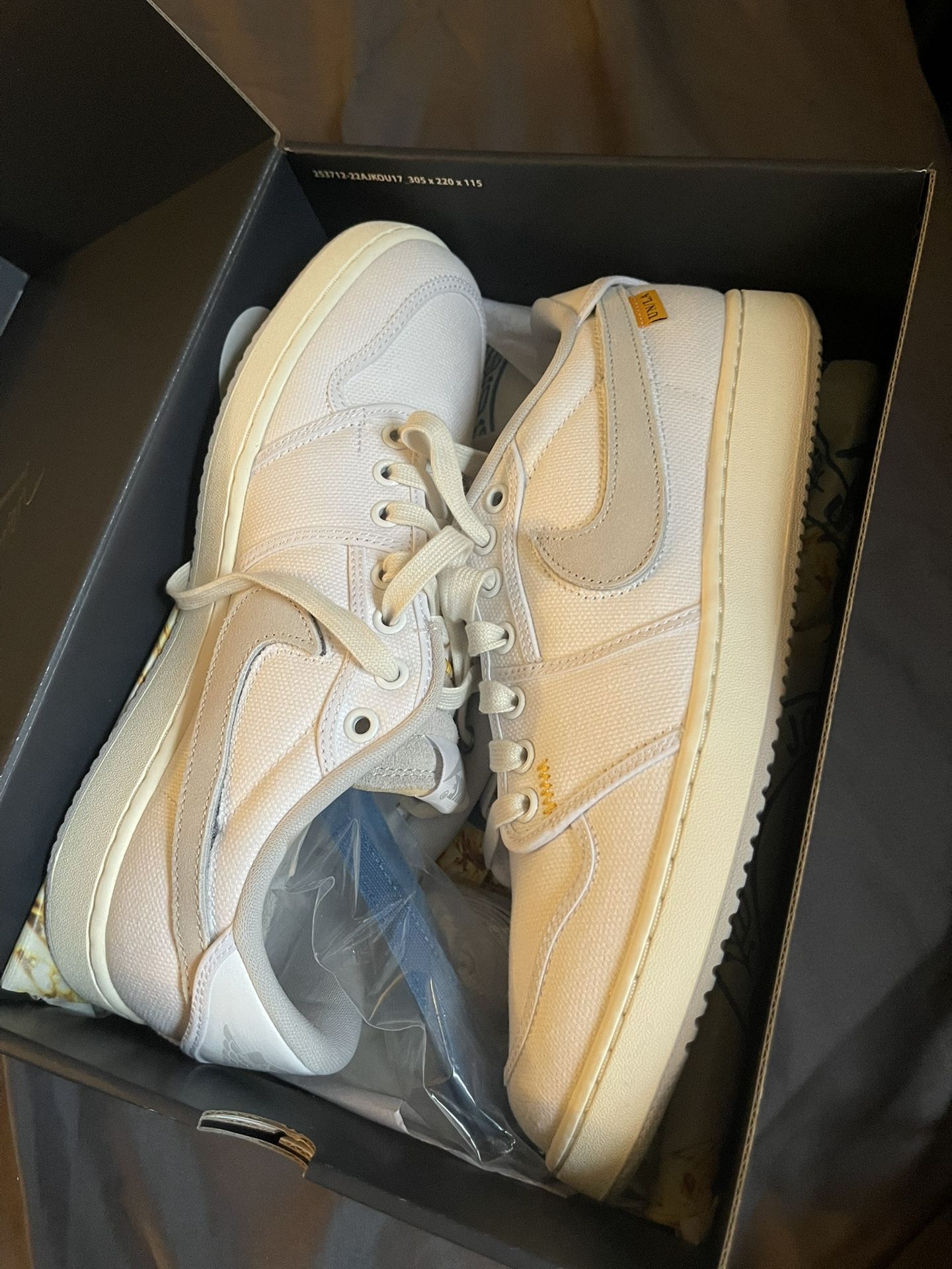 Low Jordan 1 Size 10