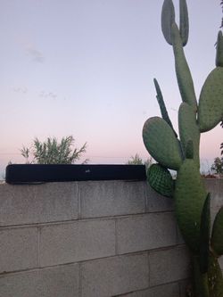 Free Sound bar. Will not power up.