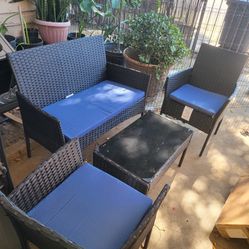 4 Pieces Outdoor Patio Furniture Sets Wicker Rattan Conversation Chair Set with with Cushions & Tempered Glass Table for Patio Pool Backyard,Navy