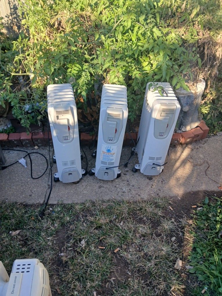 3 Of Them Delonghi Electric Radiator Heater's They Are $60 Dollars Each