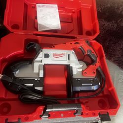 MILWAUKEE BAND SAW  11 Amp Deep Cut Band Saw with Hard Case